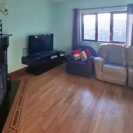 Bree House Highly Recommended For Reunions Groups بيت للعطل