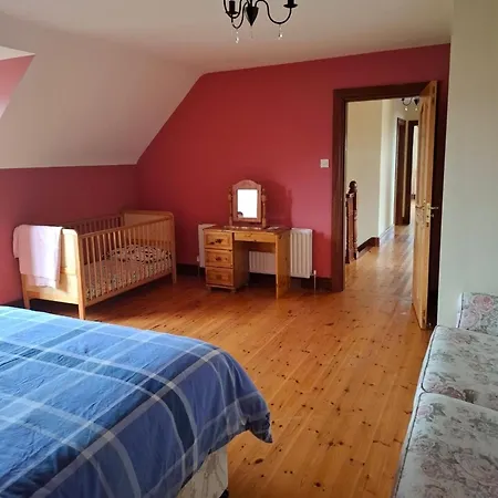 Bree House Sleeps 16 With Free Parking Holiday home Keenagh